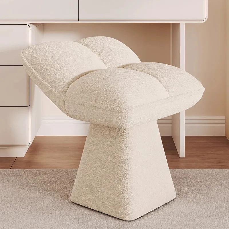 クリエイティブなドレッシングテーブルメイクアップスツール、リ - Beauty Makeup Chair のレビューと価格