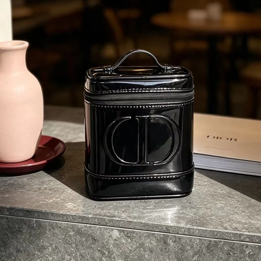 ディオールのバッグ ブラックメッシュ レディースバッグ ポー - Beauty Makeup Vanity のレビューと価格